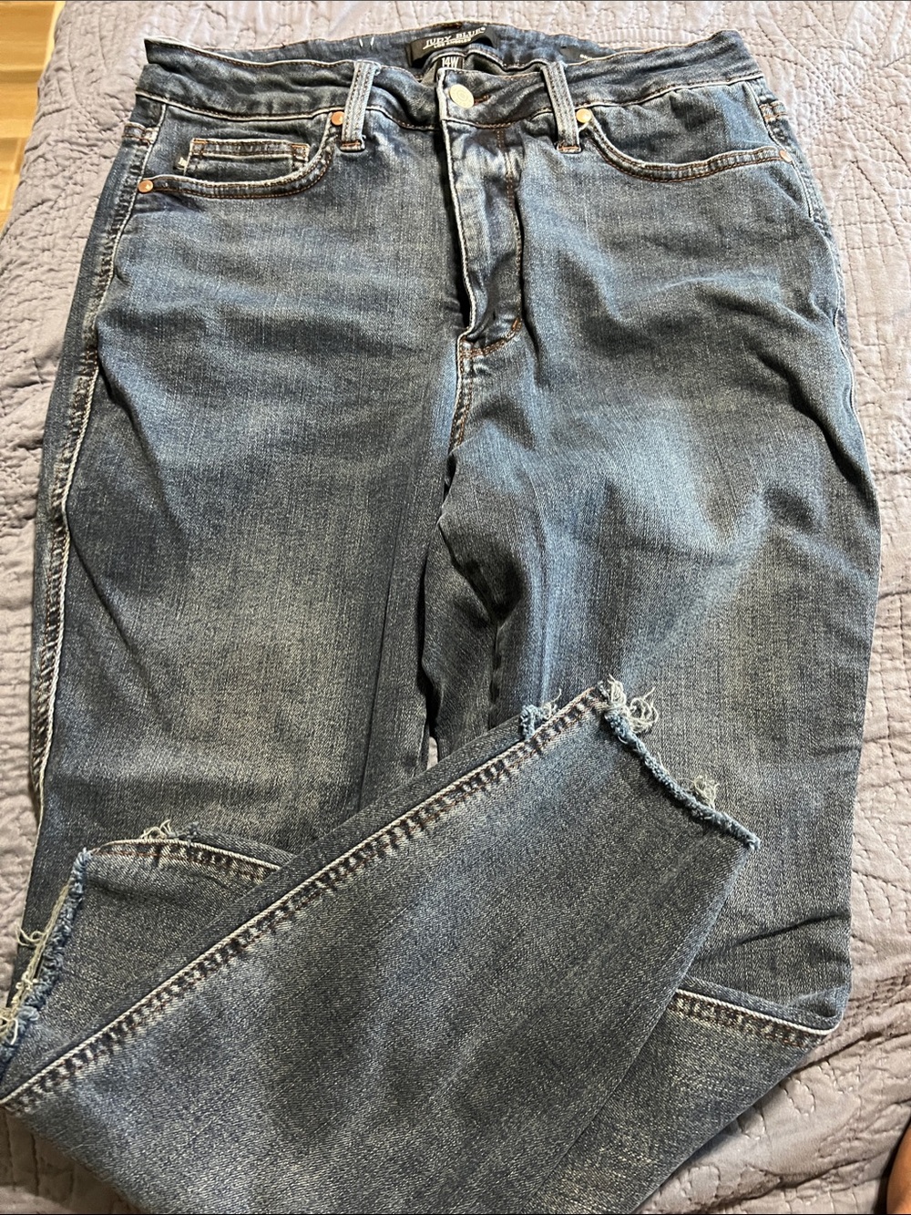 Judy Blue Medium Blue Skinny Jeans with Frayed Ankles